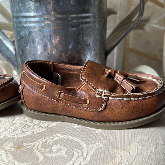 CARTERS YOUNG BOYS LEATHER LOAFERS SIZE 10 - Picture 6 of 11
